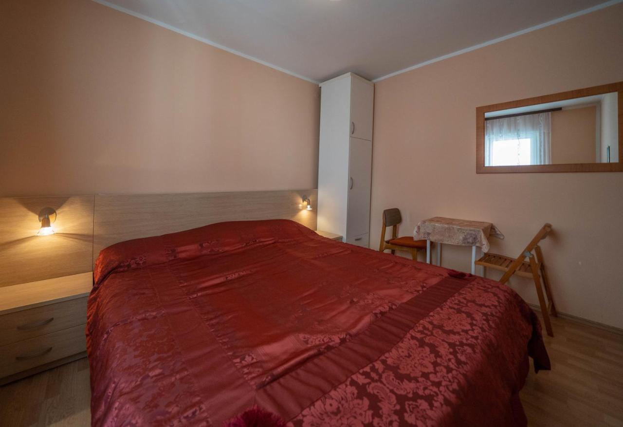 Seaside Serenity: 2-Bedroom Apartment With Boka Bay View Kotor Exterior photo